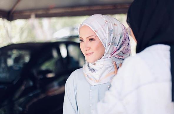 Instagram @sherryibrahim Sherry terkejut pejabat dipecah masuk.